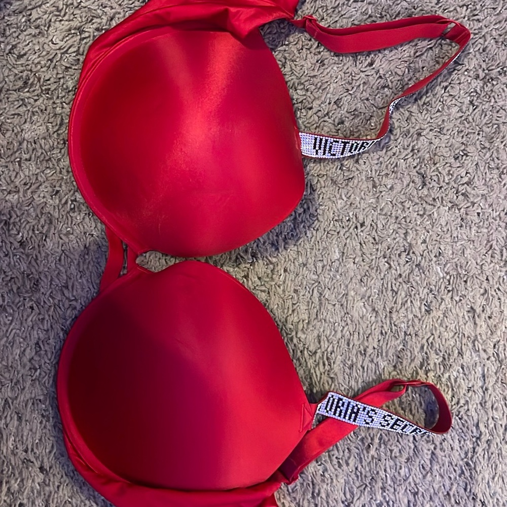 Victoria’s Secret push up bra / perfect condition / size 36DDD / color Red